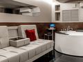 Борт N 1 — VIP-комната с джакузи (фото с сайта)